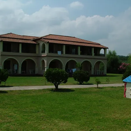 Aparthotel Kamari *